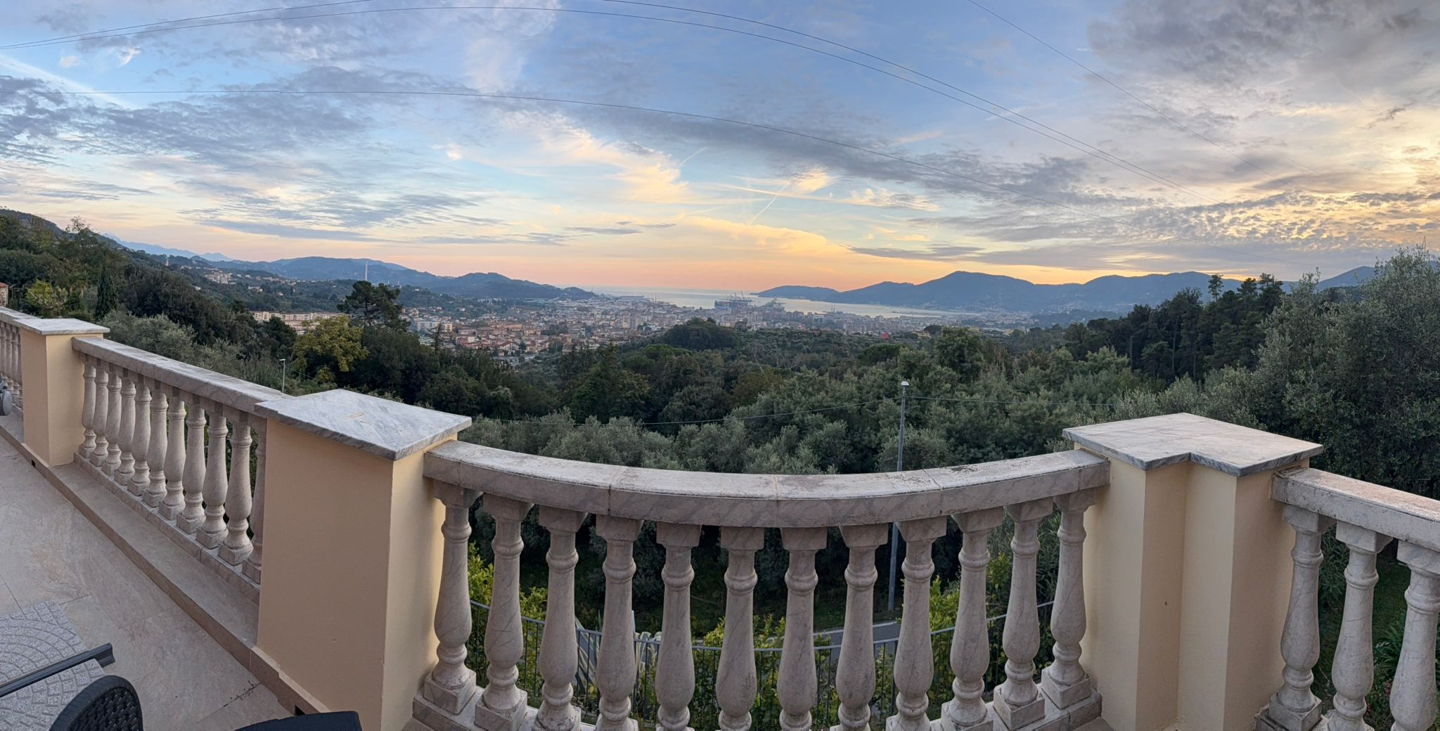 Villa Amaranta glass-enclosed jacuzzi and wellness space in La Spezia
