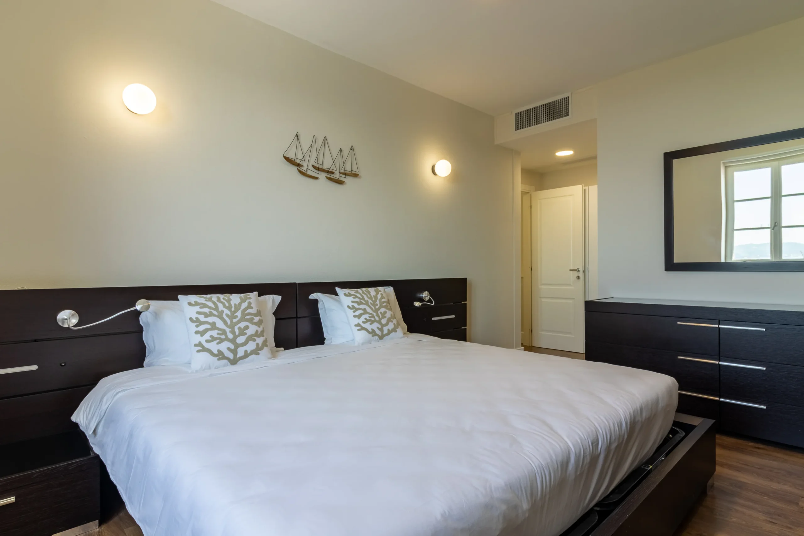 Luxury bedroom at Villa Amaranta near Cinque Terre with sea view