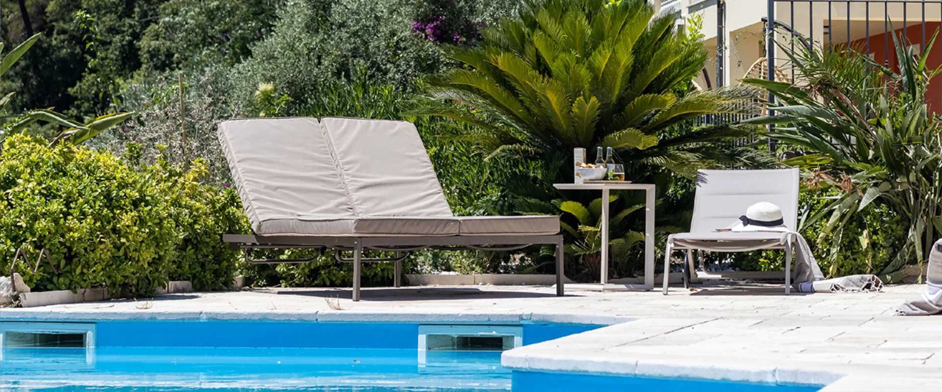 Outdoor dining terrace at Villa Amaranta La Spezia