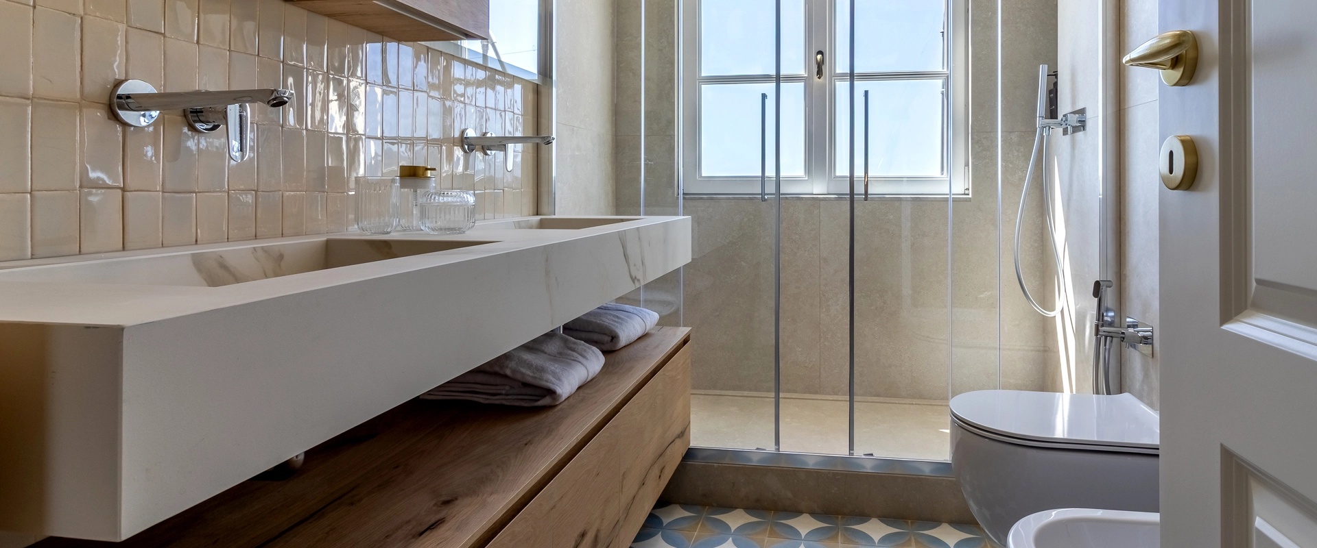 Modern luxury bathroom at Villa Amaranta La Spezia
