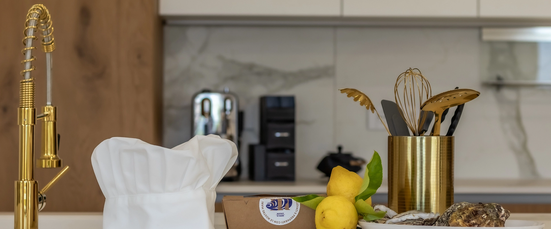 Villa Amaranta kitchen dining area Liguria