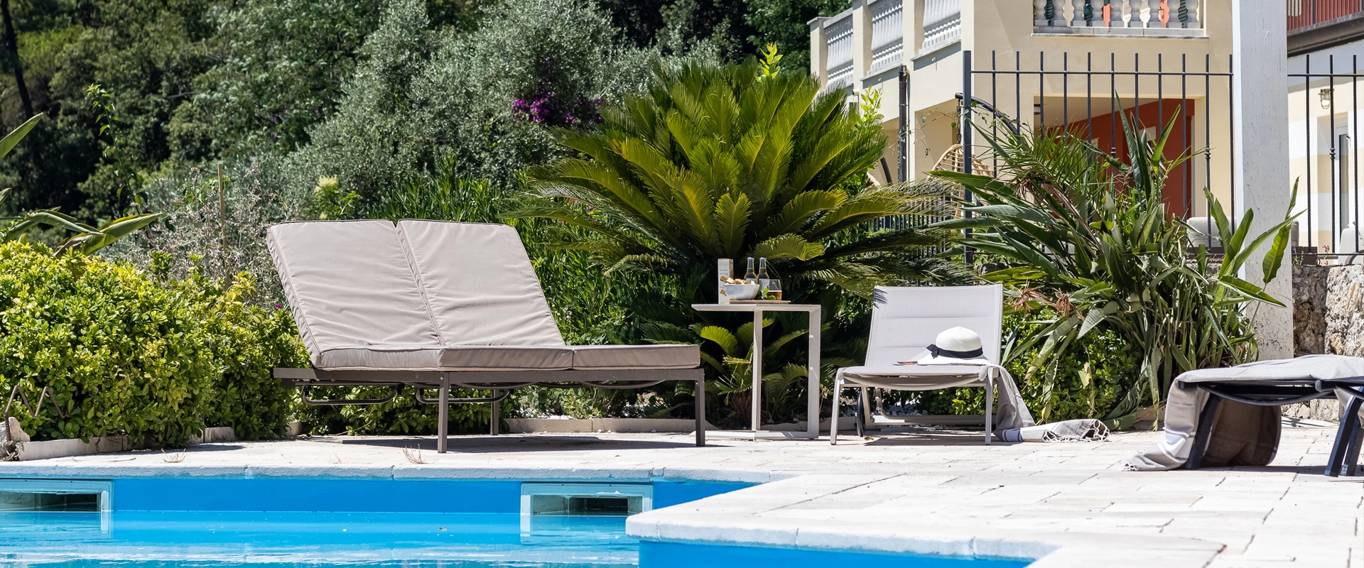 Villa pool with sea views at Villa Amaranta near Cinque Terre