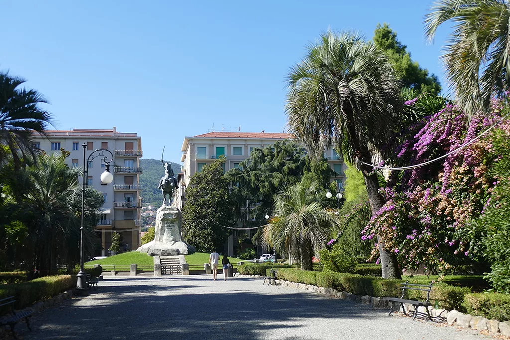 La Spezia city centre streets and gardens