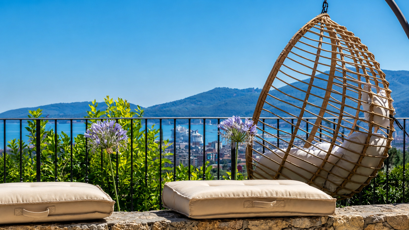 Sea-view terrace at Villa Amaranta
